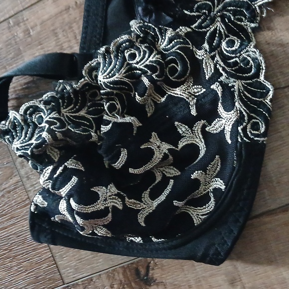 Lace bra - Picture 2 of 9